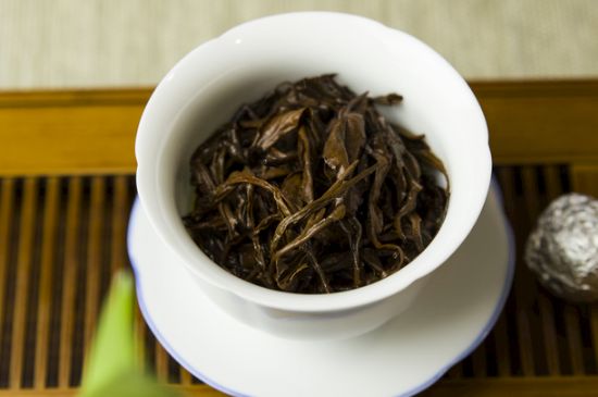 干吃茶葉致癌嗎，長(zhǎng)期吃干茶葉的危害