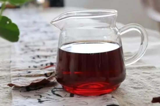 黑茶調(diào)理婦科病，女人喝黑茶好處太多了！