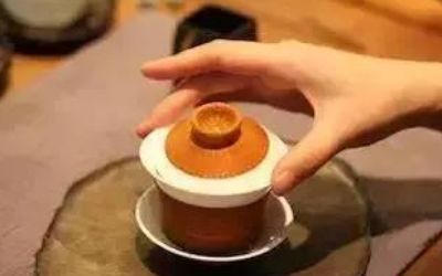 三才蓋碗的正確拿法，三才蓋碗抓碗法圖解