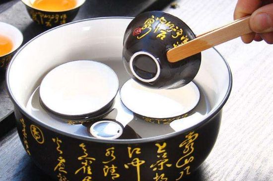 茶的三個(gè)禮儀，茶的禮儀小知識(shí)