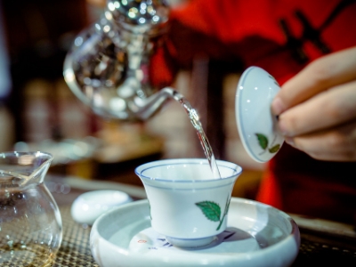 千萬別做兼職茶藝師，女人學(xué)茶藝好嗎？