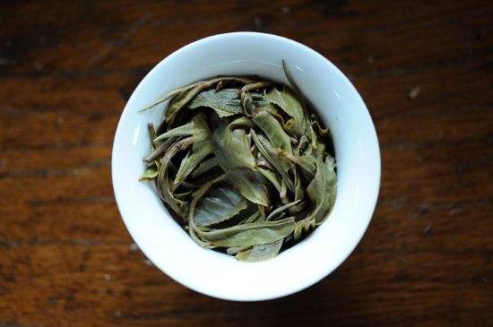 干吃茶葉致癌嗎，長(zhǎng)期吃干茶葉的危害