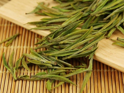 安吉白茶的功效與作用，簡單概括安吉<a href=http://m.cikucha.com/fenlei/baicha/ target=_blank class=infotextkey>白茶功效</a>