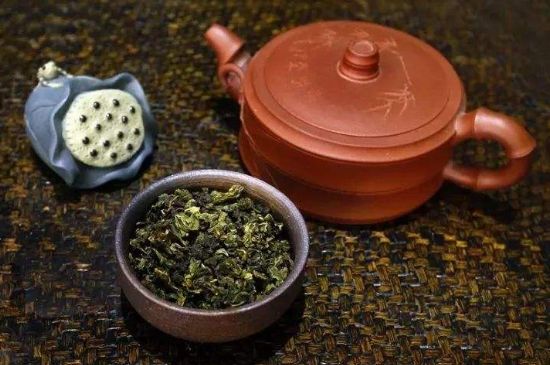 泡大紅袍、肉桂和水仙可以用一個紫砂壺嗎，可以摻一起沖泡么？