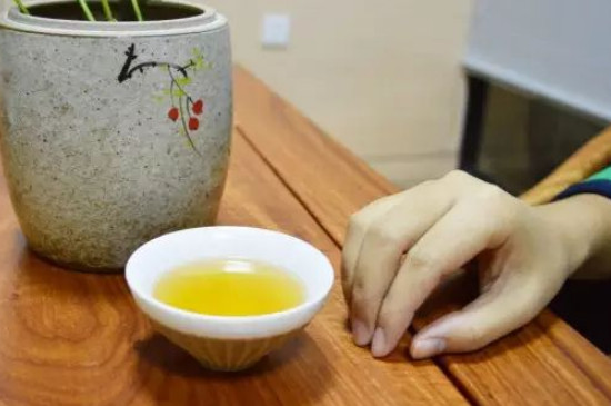 女人喝茶要行扣茶禮嗎，叩茶禮女士能用嗎？