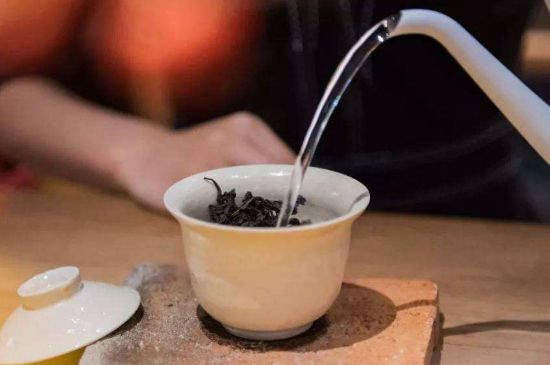 牛欄坑肉桂需不需要洗茶，武夷巖茶肉桂需要洗茶嗎？