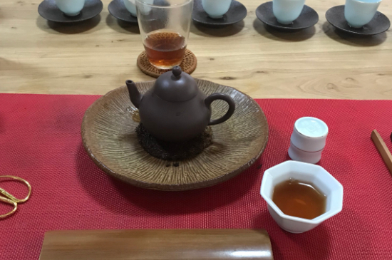 肉桂可以用紫砂壺沖泡嗎，紫砂壺能泡武夷巖茶肉桂用嗎？