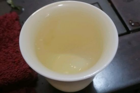 春茶上市白茶的好壞怎么區(qū)分，春白茶怎么分辨好不好？