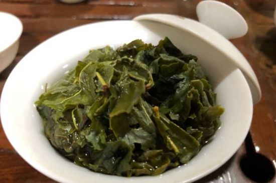 香精茶喝多了會怎么樣，茶葉加香精有什么害處？