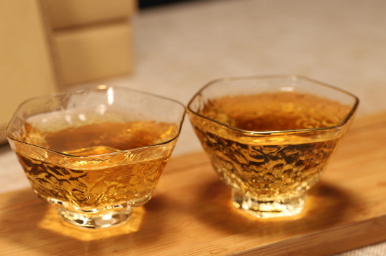 白茶的年份是怎么區(qū)分，如何辨別白茶年份