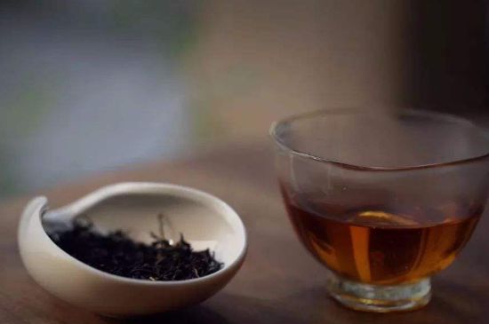 泡好的茶水放冰箱能保存多久，泡好的茶冷藏放多久？