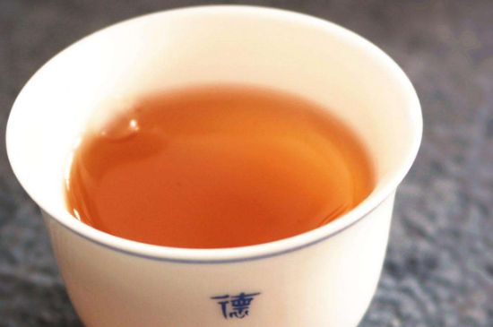 老茶和新茶哪個(gè)好，老茶好喝還是新茶好喝