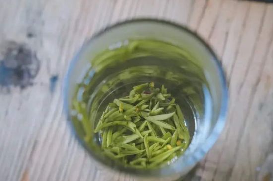 泡好的茶水放冰箱能保存多久，泡好的茶冷藏放多久？