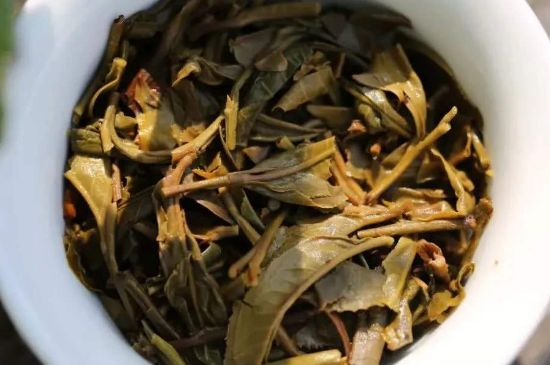 什么茶葉容易放香精，香精茶有什么危害？