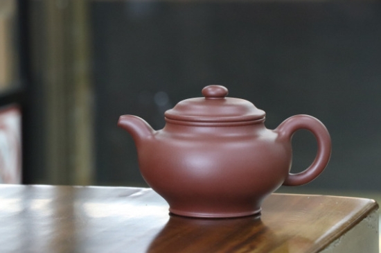 剛買的紫砂壺要怎么開壺養(yǎng)壺，<a href=http://m.cikucha.com/chaju/zisha/ target=_blank class=infotextkey>紫砂壺開壺</a>與養(yǎng)壺的方式方法