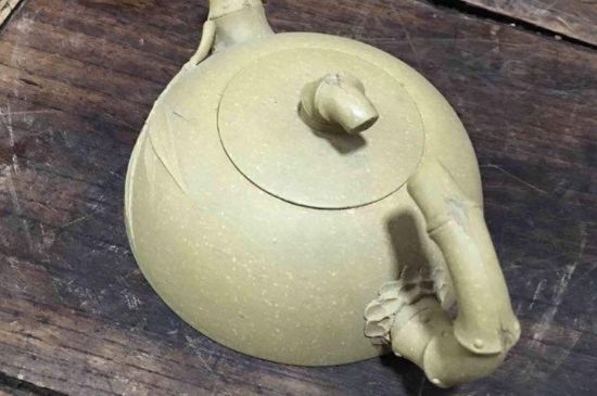 本山綠泥紫砂壺小黑點(diǎn)多嗎，真正本山綠泥會(huì)吐黑嗎？