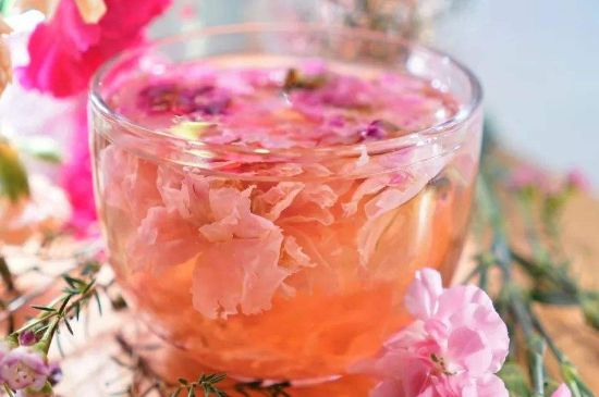 玫瑰花的最佳搭配，喝玫瑰花茶搭配什么喝好？