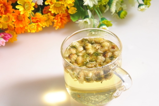 喝菊花茶有什么效果，女人長期喝菊花茶好嗎？