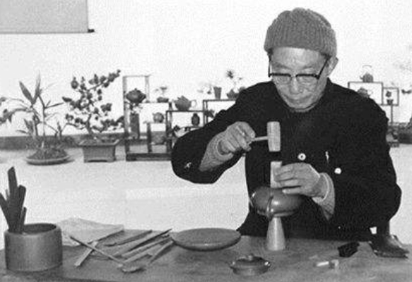 景舟八式紫砂壺圖片及名稱(chēng)，經(jīng)典壺型顧景舟八式值多少錢(qián)？