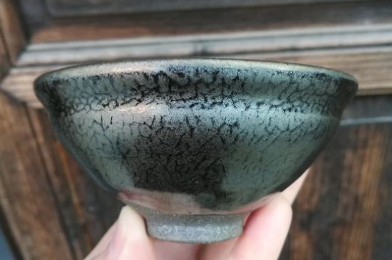 怎么鑒別建盞化學釉，真假建盞的對比與辨別