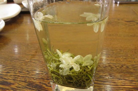 茉莉龍珠可以和什么一起泡茶，茉莉龍珠茶能加蜂蜜嗎？