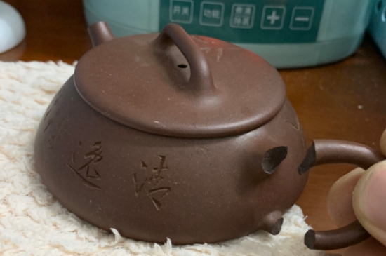 新買(mǎi)的紫砂壺為什么會(huì)裂，真的紫砂壺是不是很容易開(kāi)裂？
