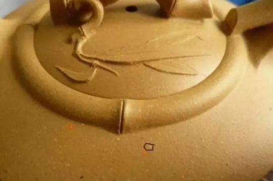 本山綠泥紫砂壺小黑點(diǎn)多嗎，真正本山綠泥會(huì)吐黑嗎？