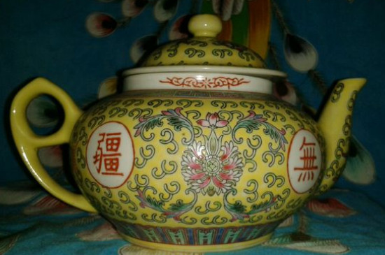 瓷壺適合泡什么茶，瓷器茶具喝什么茶好