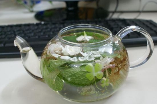 茉莉泡水禁忌，茉莉干花泡水的功效與禁忌