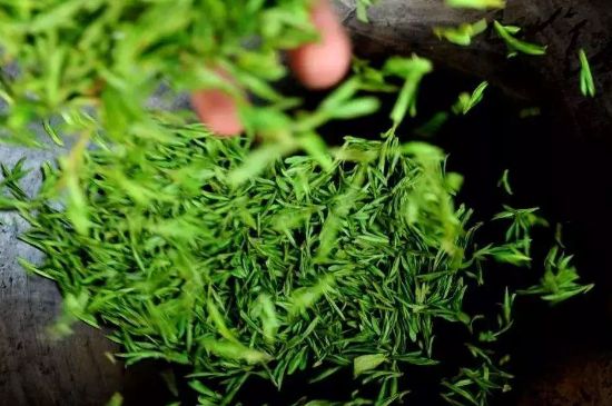 龍井茶炒茶葉怎么炒出好茶色，茶葉怎樣做出來最綠？