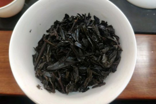 大紅袍煙熏味是好茶嗎，能不能喝對(duì)人體有壞處嗎