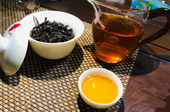 為什么喝巖茶會(huì)上火，巖茶喝多上火怎么辦？