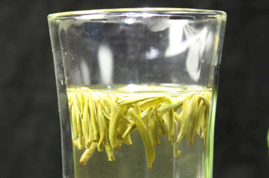 竹葉青茶泡不立起來(lái)怎么回事，竹葉青茶怎么泡立起來(lái)