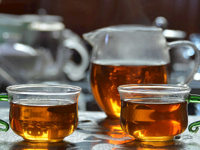 紅茶和綠茶的區(qū)別，常喝紅茶好還是綠茶好？