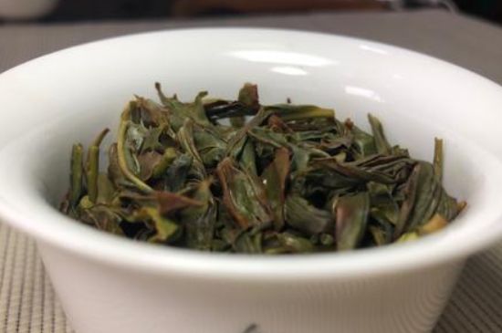 蜜蘭香和鴨屎香區(qū)別，鳳凰單樅鴨屎香vs蜜蘭香圖片對比