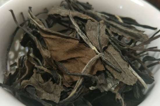 福鼎白茶貢眉和壽眉的區(qū)別，壽眉與貢眉有什么區(qū)別