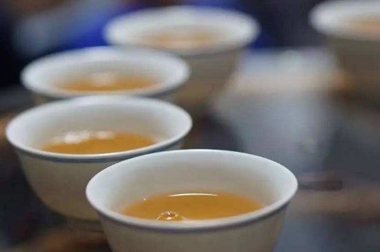 茯磚茶與普洱茶哪個好，茯茶和普洱茶口味區(qū)別