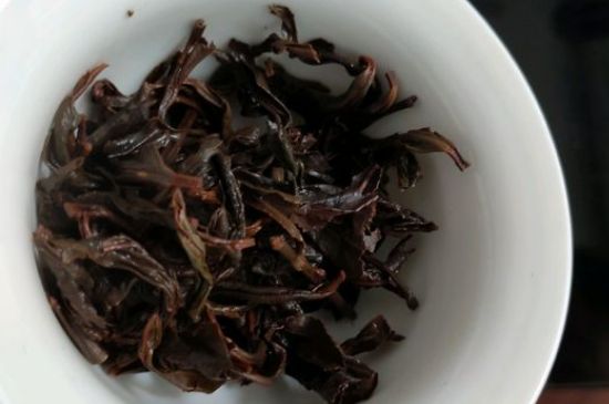 正山小種喝起來苦澀有點酸對嗎，正山小種發(fā)酸有害嗎