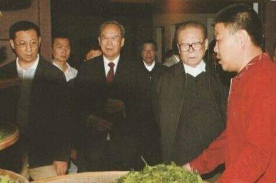 母樹大紅袍給誰(shuí)喝了，為什么母樹大紅袍叫三棵六株？