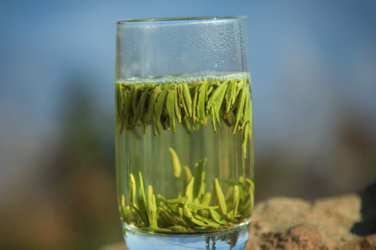 竹葉青茶泡不立起來(lái)怎么回事，竹葉青茶怎么泡立起來(lái)