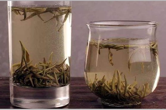 西湖龍井茶毫和發(fā)霉區(qū)別圖片，長霉的龍井茶葉會是什么樣？