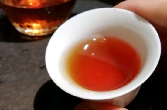 長期喝巖茶會上火嗎？巖茶這樣喝了容易上火！