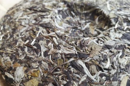 7年壽眉和2年白牡丹哪個(gè)好，老白茶壽眉與白牡丹的口感區(qū)別