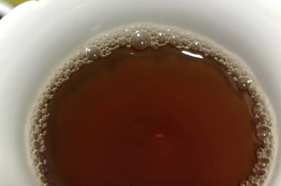 老白茶上火還是去火？夏季喝煮的老白茶會(huì)容易上火！