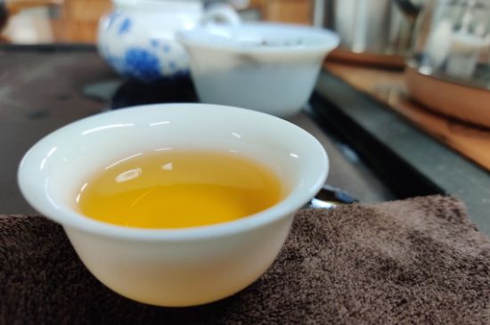 蜜蘭香好還是鴨屎香好，鳳凰單叢茶蜜蘭香和鴨屎香特點(diǎn)有哪些？