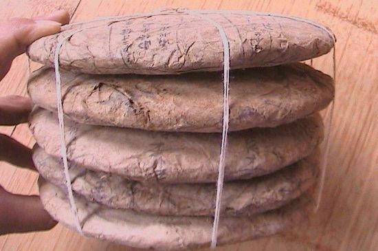 茯磚茶與普洱茶哪個好，茯茶和普洱茶口味區(qū)別